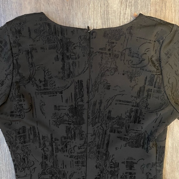 Beautiful black dress - Picture 3 of 5